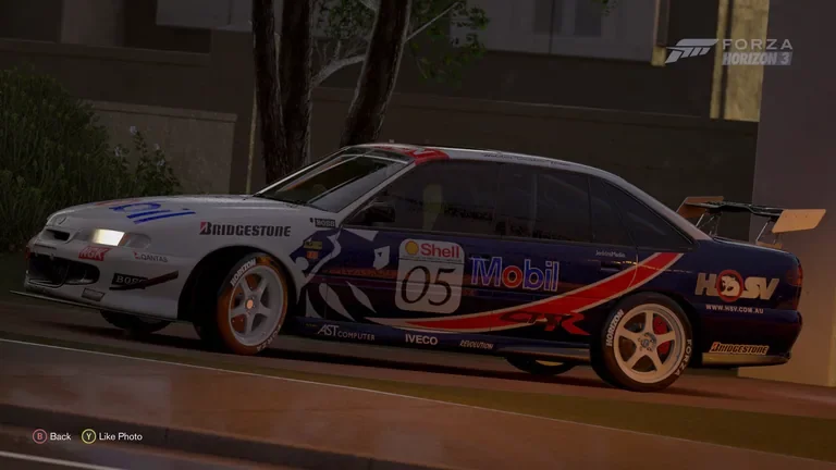 HSV GTS-R 1996 with Brock 1996 livery in Forza Horizon 3, captured 8 Apr 2018