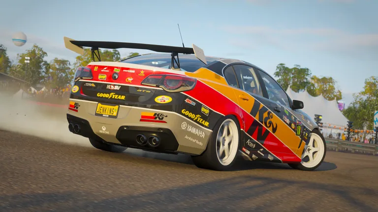 HSV GTS with K&N racing livery in Forza Horizon 4, captured 24 July 2020