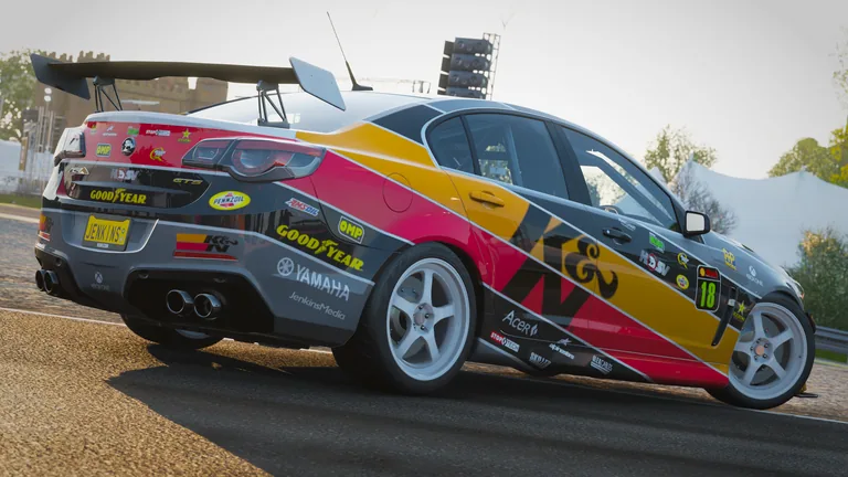 HSV GTS with K&N racing livery in Forza Horizon 4, captured 24 July 2020