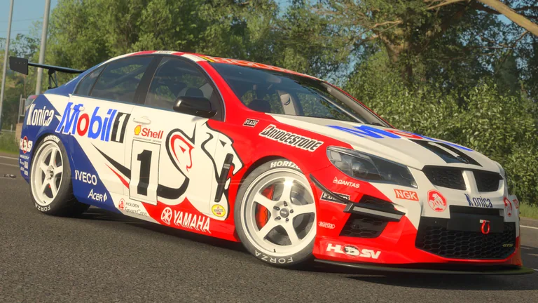 HSV GTS with Mobil Holden Racing Team Lowndes 1999 livery in Forza Horizon 4, captured 18 Dec 2024