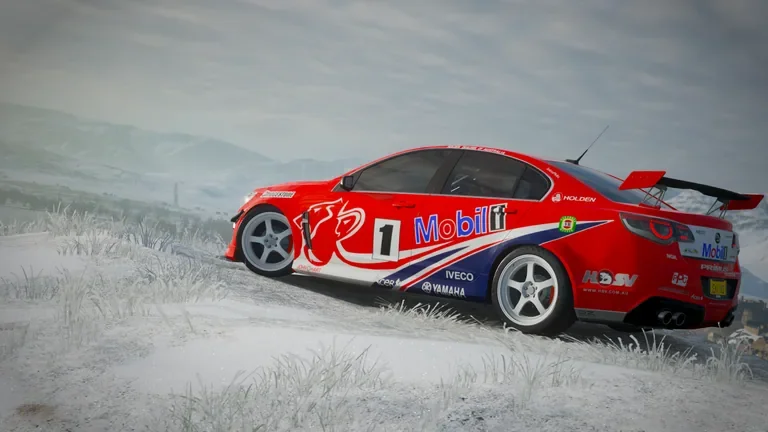 HSV GTS with Mobil Holden Racing Team Lowndes 2000 livery in Forza Horizon 4, captured 10 Jan 2019