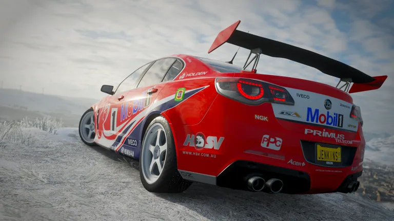 HSV GTS with Mobil Holden Racing Team Lowndes 2000 livery in Forza Horizon 4, captured 10 Jan 2019