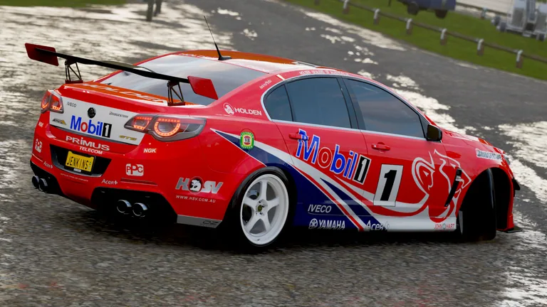 HSV GTS with Mobil Holden Racing Team Lowndes 2000 livery in Forza Horizon 4, captured 10 Jan 2019