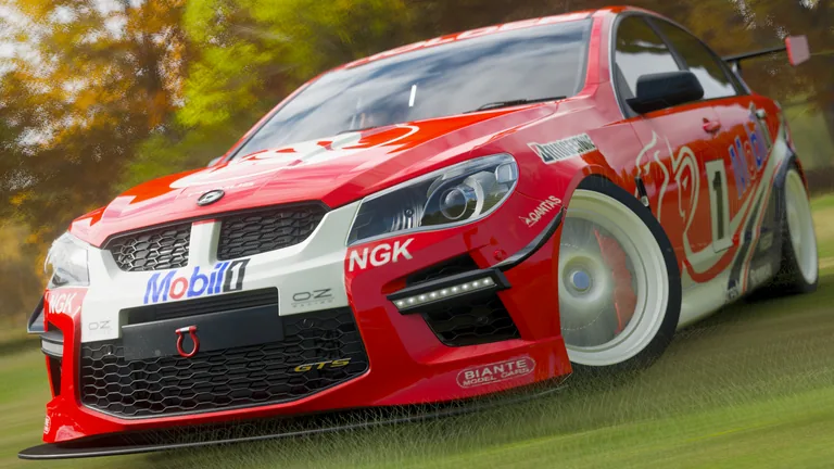HSV GTS with Mobil Holden Racing Team Lowndes 2000 livery in Forza Horizon 4, captured 10 Jan 2019