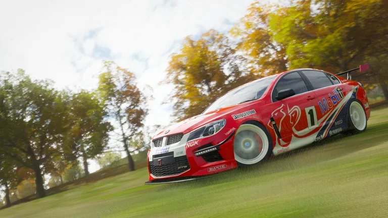 HSV GTS with Mobil Holden Racing Team Lowndes 2000 livery in Forza Horizon 4, captured 10 Jan 2019