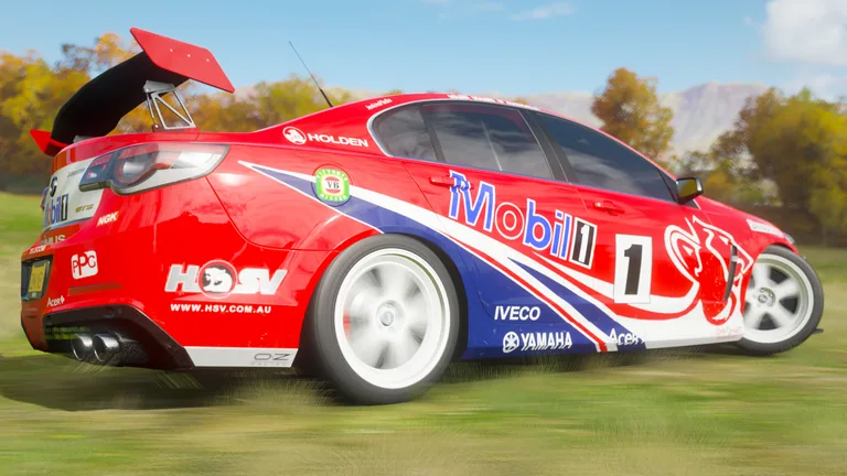 HSV GTS with Mobil Holden Racing Team Lowndes 2000 livery in Forza Horizon 4, captured 10 Jan 2019