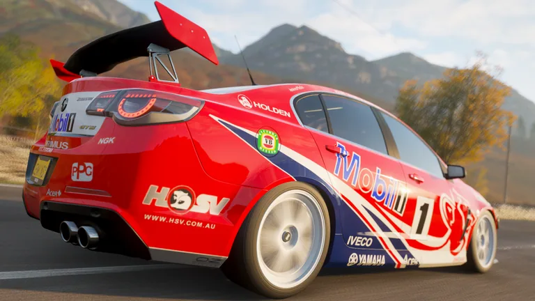 HSV GTS with Mobil Holden Racing Team Lowndes 2000 livery in Forza Horizon 4, captured 10 Jan 2019