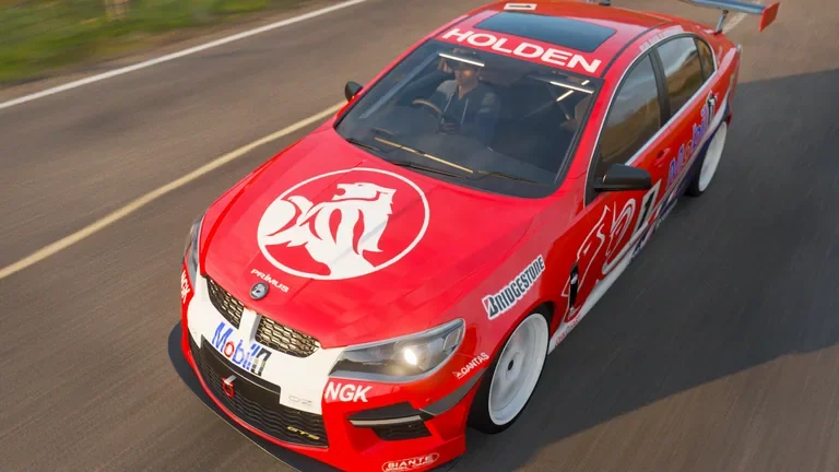 HSV GTS with Mobil Holden Racing Team Lowndes 2000 livery in Forza Horizon 4, captured 24 July 2020
