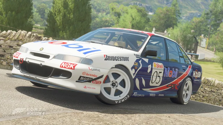 HSV GTS-R 1996 with Brock 1996 livery in Forza Horizon 4, captured 21 Dec 2020