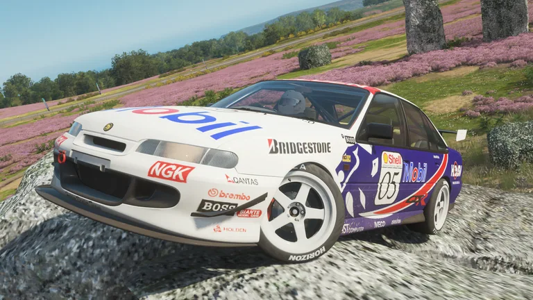 HSV GTS-R 1996 with Brock 1996 livery in Forza Horizon 4, captured 21 Dec 2020