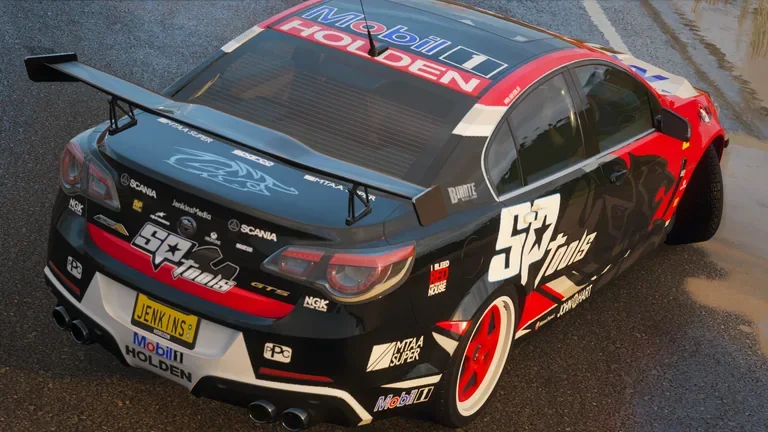 HSV GTS with Tander 2015 livery in Forza Horizon 4, captured 14 June 2019