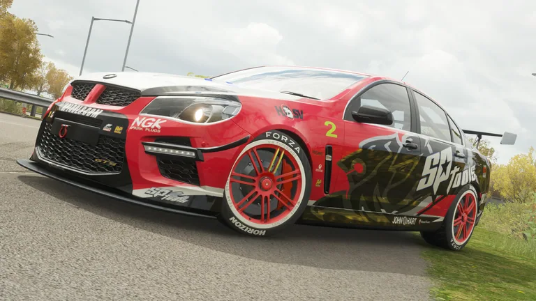 HSV GTS with Tander 2015 livery in Forza Horizon 4, captured 25 Feb 2021
