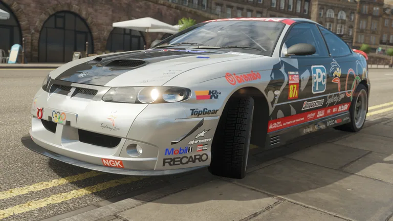 Vauxhall Monaro VXR with Sydney 2000 livery in Forza Horizon 4, captured 25 Feb 2021