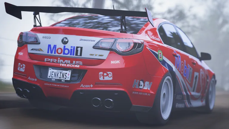 HSV GTS with Lowndes 2000 livery in Forza Horizon 5, captured 29 Nov 2021