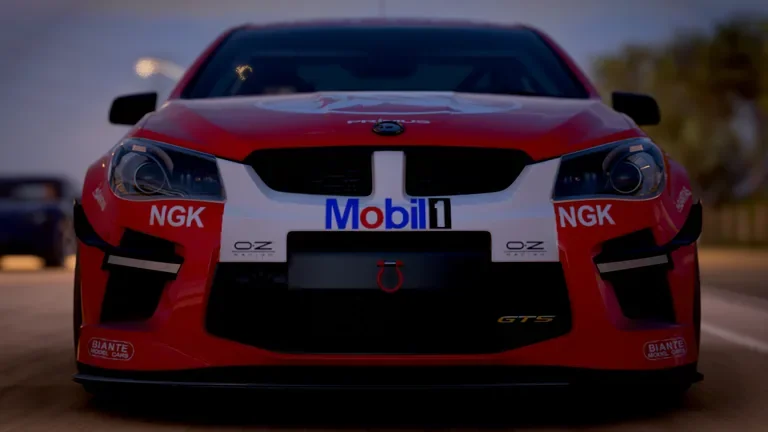 HSV GTS with Lowndes 2000 livery in Forza Horizon 5, captured 29 Nov 2021