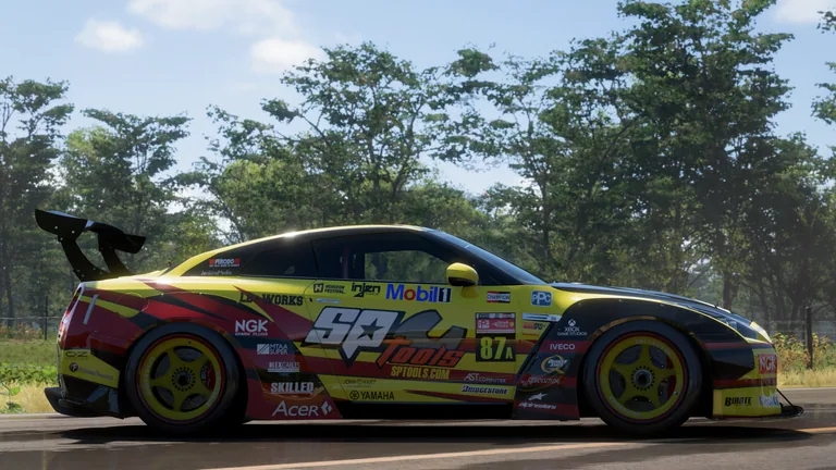 Nissan GT-R 2012 with Black Edition SP Tools racing livery in Forza Horizon 5, captured 7 Dec 2021